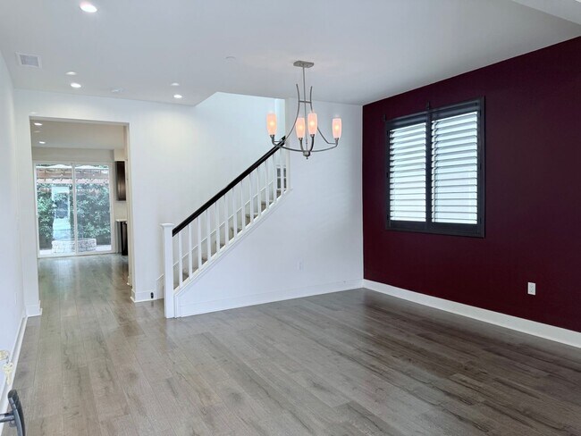 Building Photo - Reseda Ranch 5 bedroom 3 bath house!