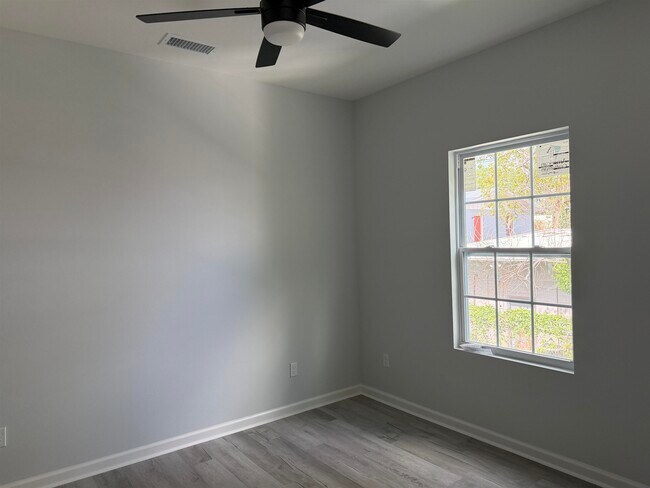 Building Photo - 2111 Owens St