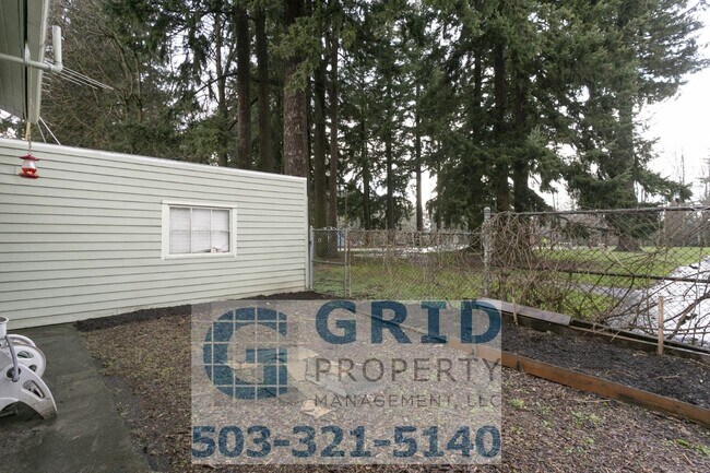 Building Photo - Spacious 3 Bedroom, 2 Bath Craftsman - Creston Park Neighborhood - A Must See!