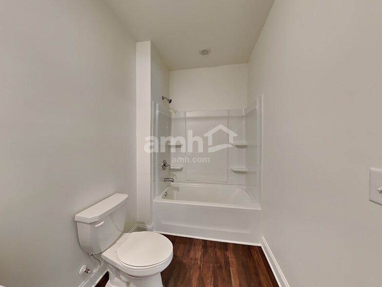 Building Photo - 639 Carnaby Ln
