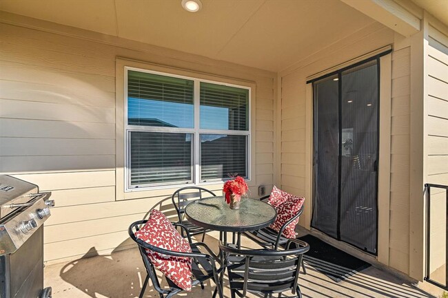 Building Photo - 6508 Strelitzia Cove