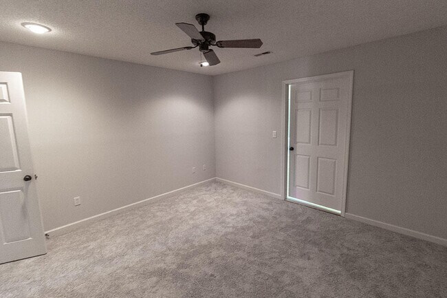 Building Photo - 1404 Jean Rae Dr