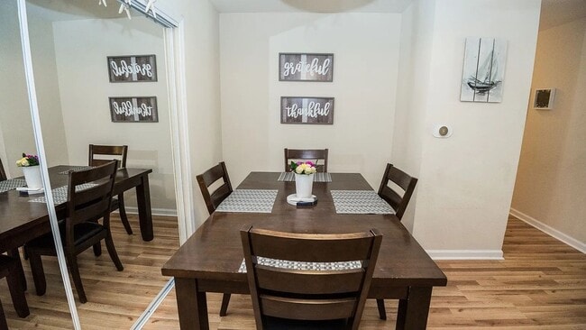 Building Photo - Charming 4BR Townhome in Panama City Beach