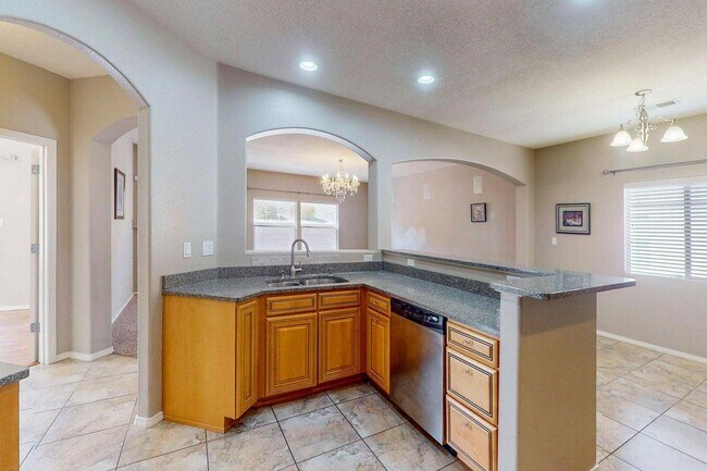 Building Photo - 11027 Maravillas Dr NW