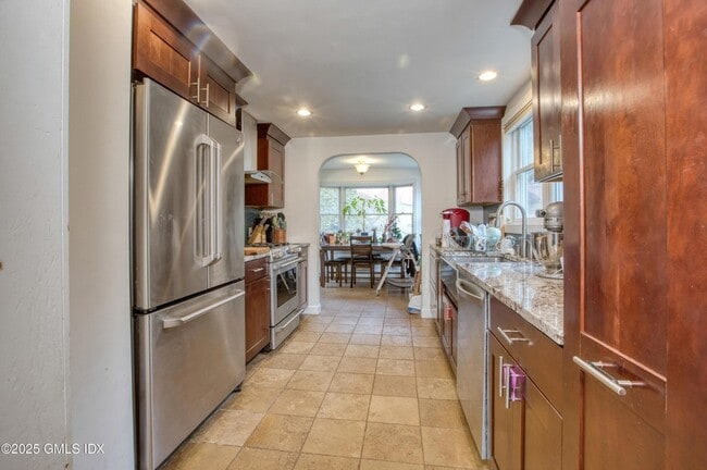 Building Photo - 3 Idlewild Manor