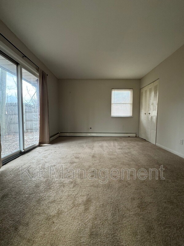 Building Photo - 4836 Douglas Rd