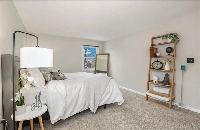 Building Photo - 25 Rockland St