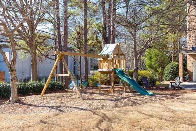 Building Photo - 2556 Oglethorpe Cir NE