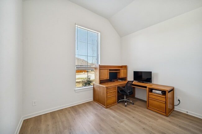 Building Photo - 30207 Gold Finch Pl