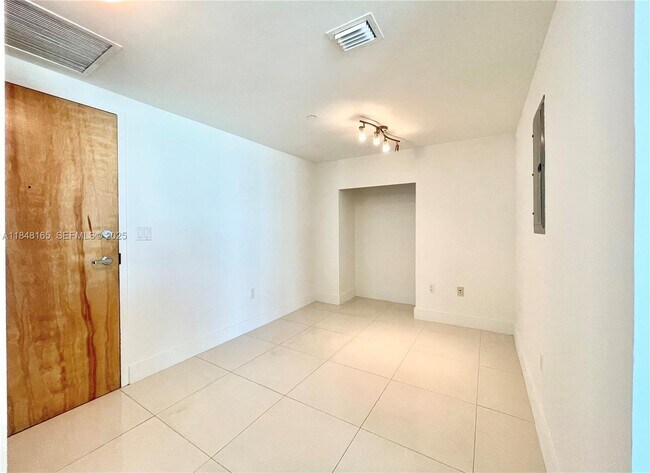 Building Photo - 350 S Miami Ave