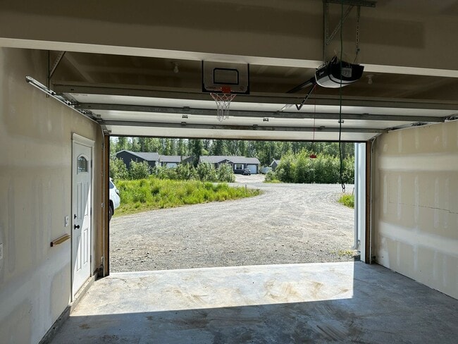 Building Photo - 6585 Beverly Hills Cir