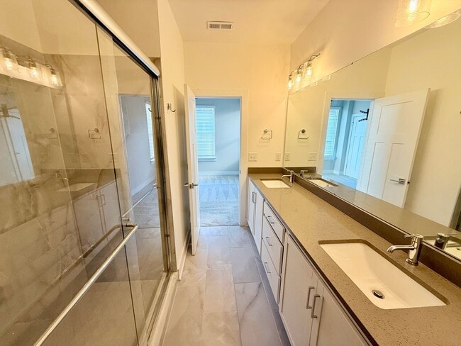 Building Photo - 2118 Bryant Park Dr