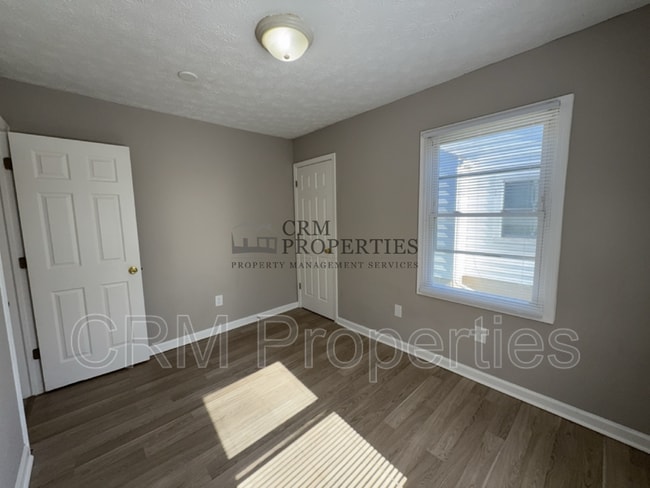 Building Photo - 1233 E Jefferson St