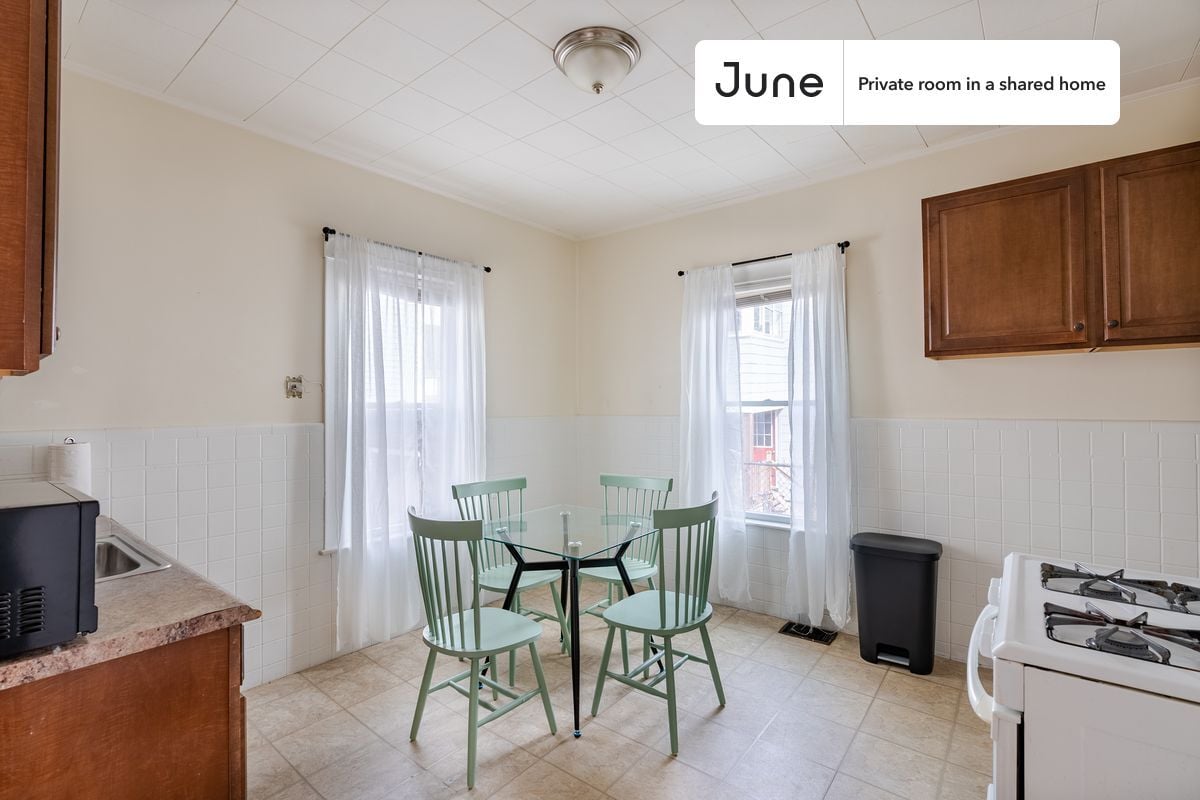 Building Photo - Room in Shared 4 bed/1 bath home in Somerville