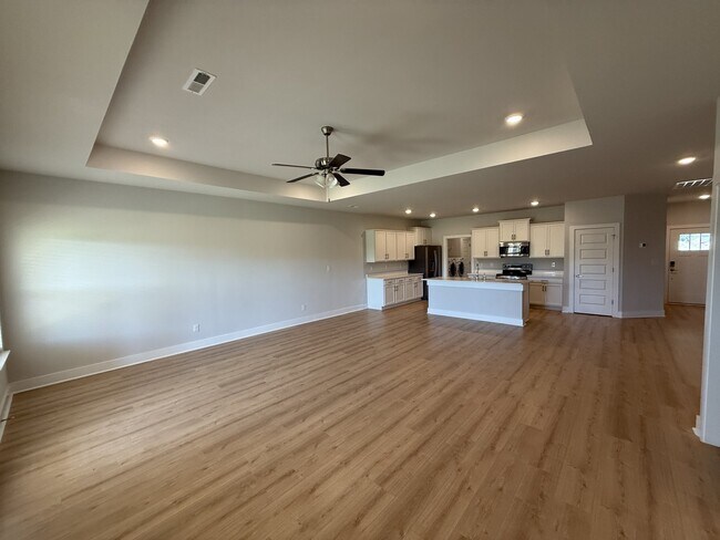 Building Photo - 128 Clift Farm Dr