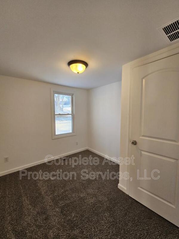 Building Photo - 18 S 574 W