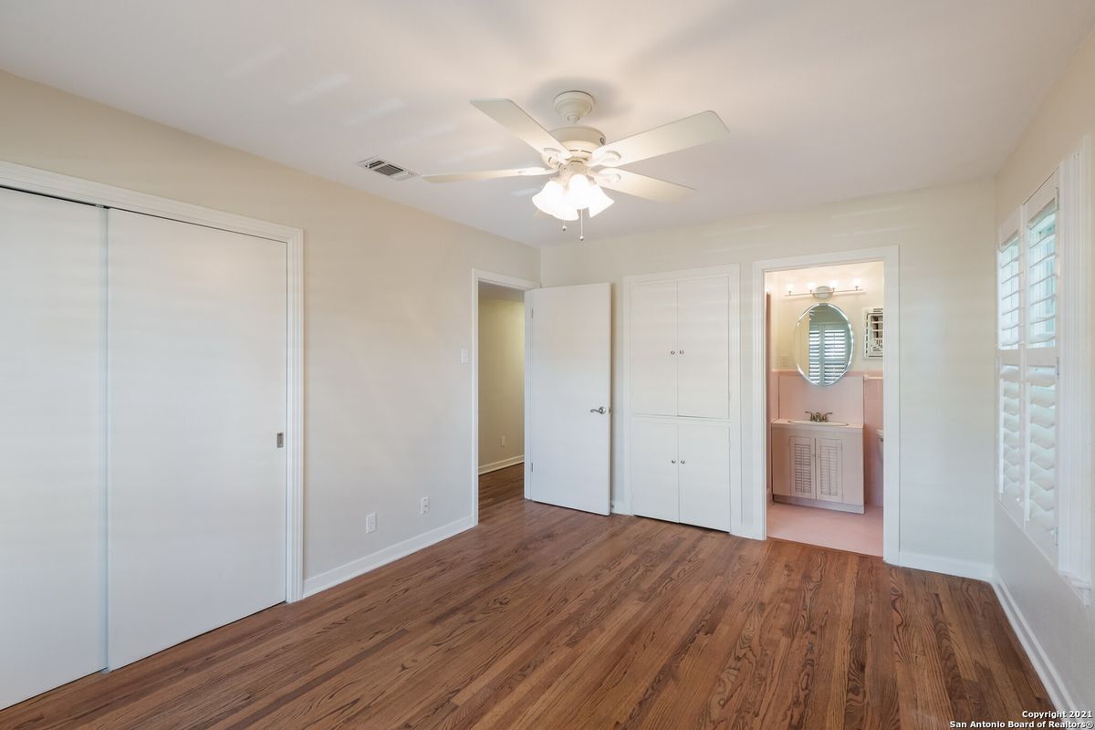 Building Photo - 255 Millwood Ln