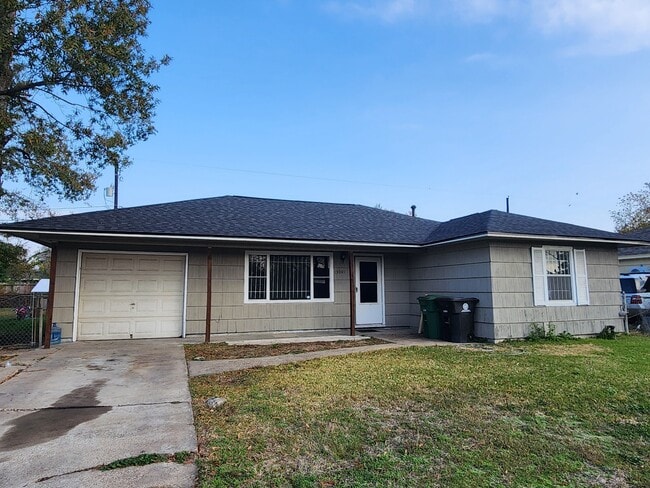 Building Photo - 13001 Knollcrest St