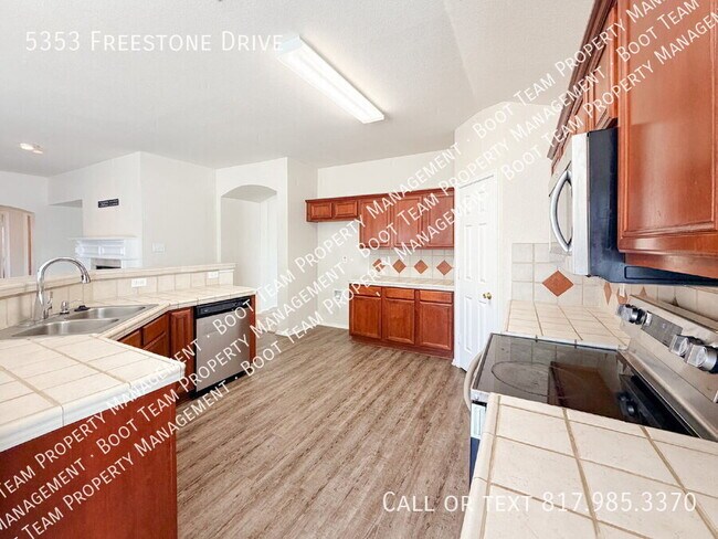 Building Photo - 5353 Freestone Dr