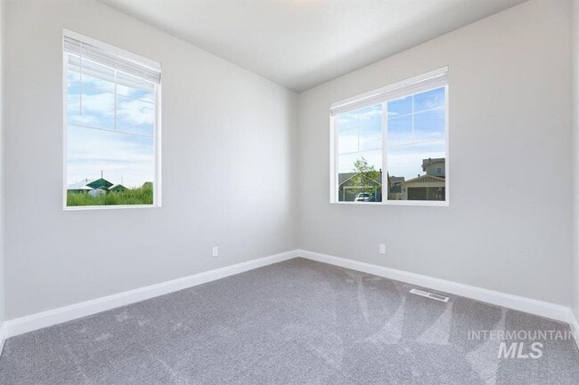 Building Photo - Modern Northwest Meridian Home