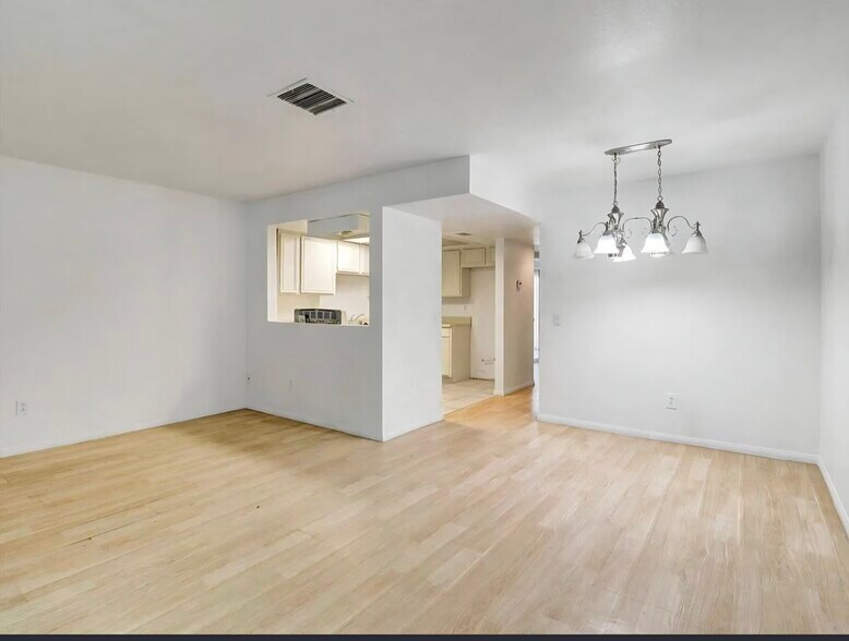 Building Photo - 32505 Candlewood Dr