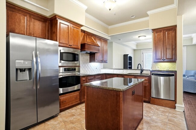 Building Photo - 301 Watermere Dr