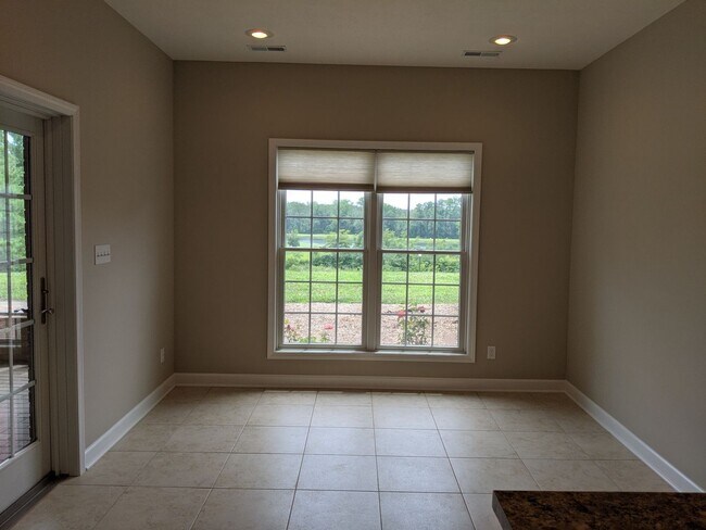Building Photo - 5456 Dairy Ln