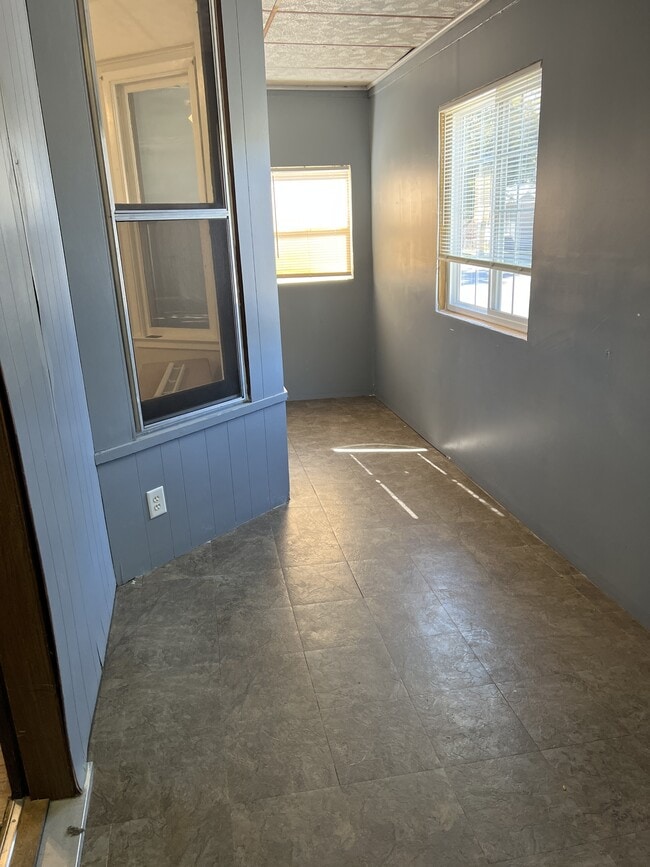 Building Photo - 9757 S Ave M