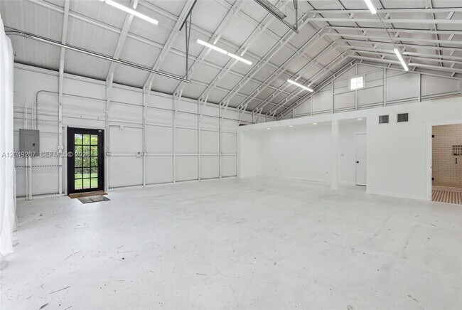 Building Photo - 12921 76th Rd N