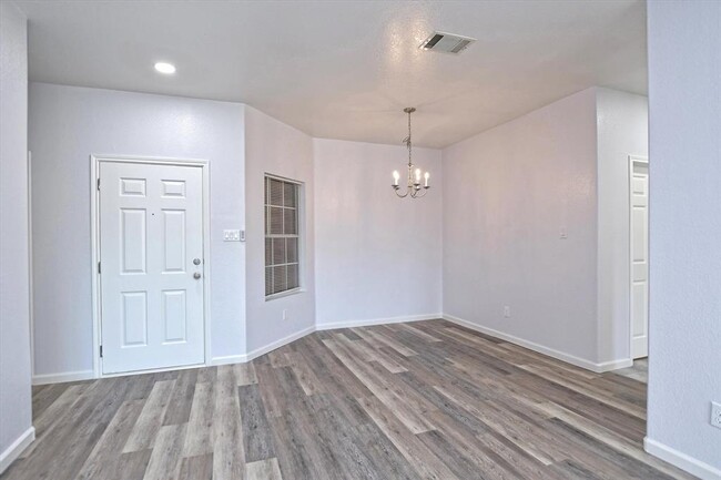 Building Photo - 401 Bandara Woods Blvd