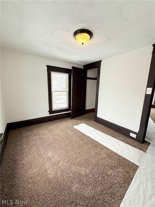 Building Photo - 1432 Kenmore Blvd