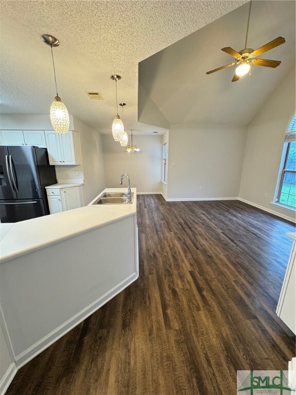 Building Photo - 144 Village Lake Dr