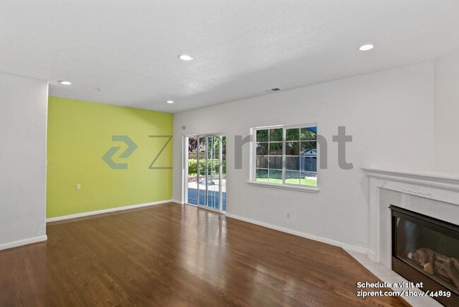 Building Photo - 3531 Middlefield Rd