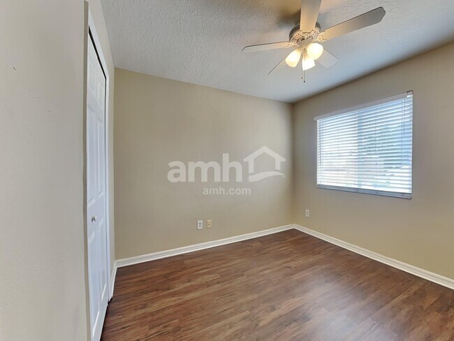 Building Photo - 10808 Candle Stick Ln