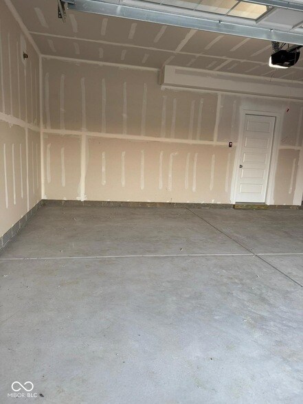 Building Photo - 15354 Farrington Rd