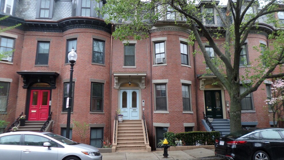 Front - 100 E Brookline St