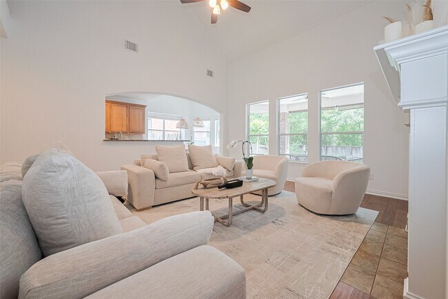 Building Photo - 157 E Frontera Cir