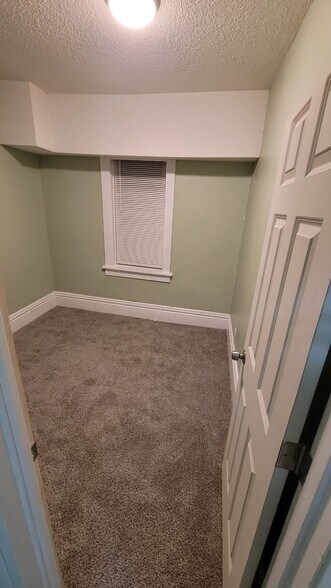 Building Photo - 126 W William St