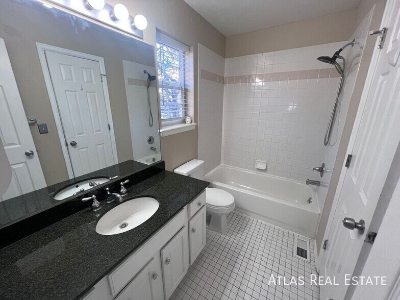 Building Photo - 3260 Capstan Way