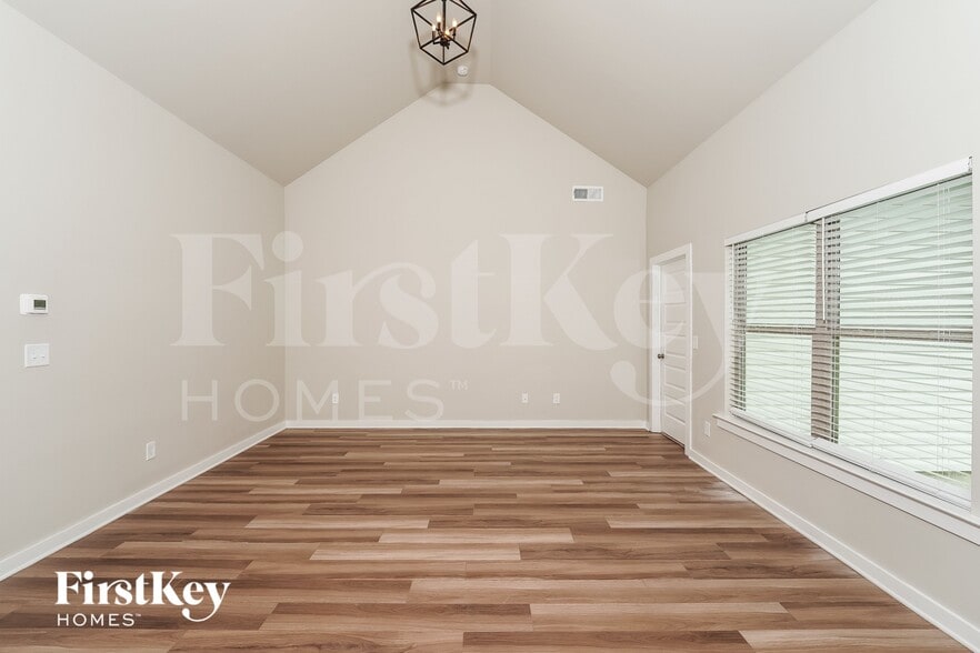 Building Photo - 1580 Brookhaven Dr