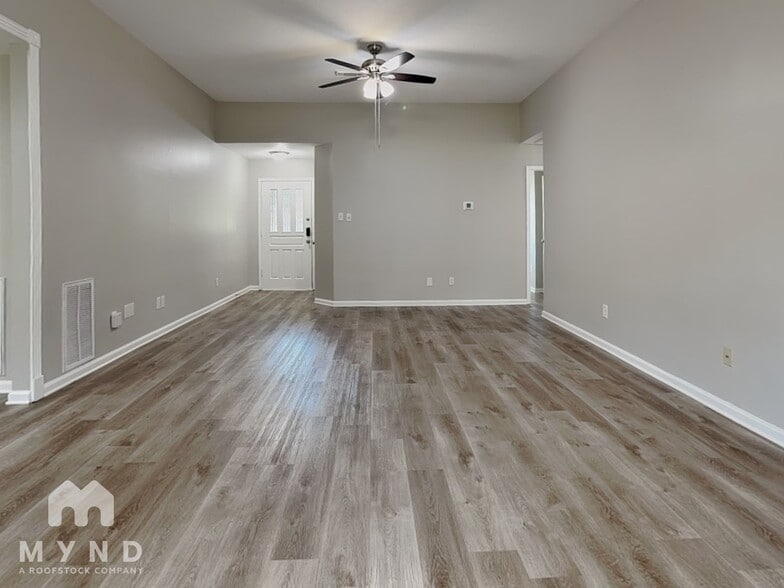 Building Photo - 19806 Azalea Valley Dr