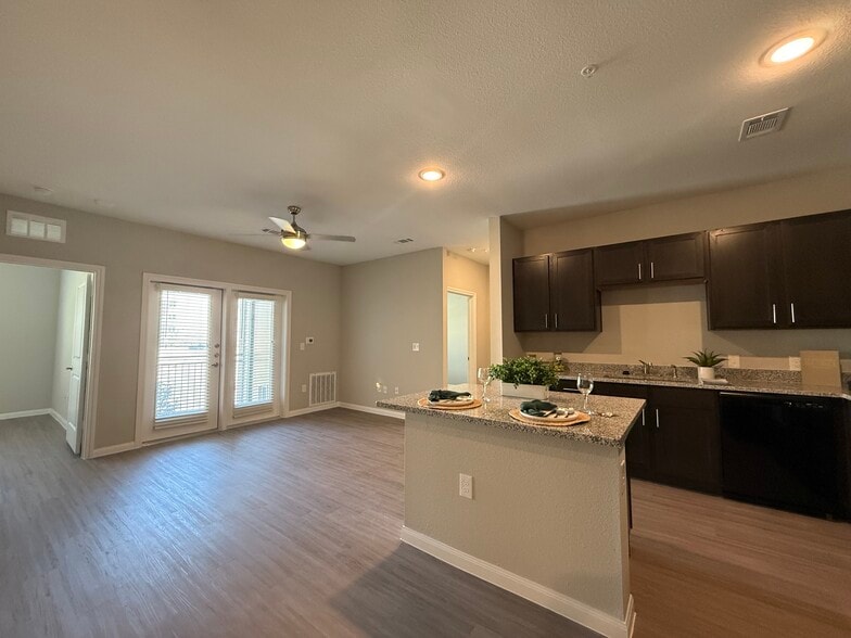 Building Photo - 3144 Gorge Way