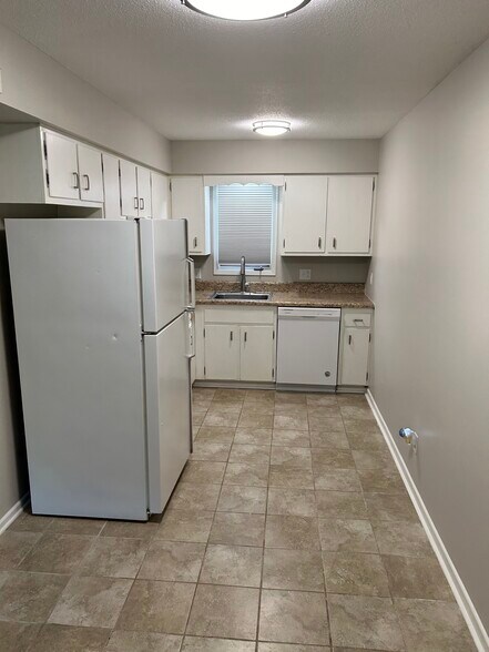 Building Photo - 2077 NW Hickory Ln