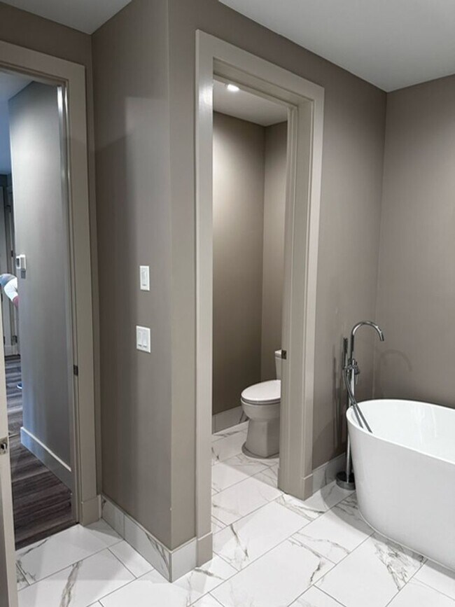 Building Photo - Black Bull Trail One Bedroom One Bathroom Space Available!