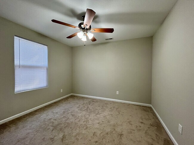 Building Photo - 5025 Krick St