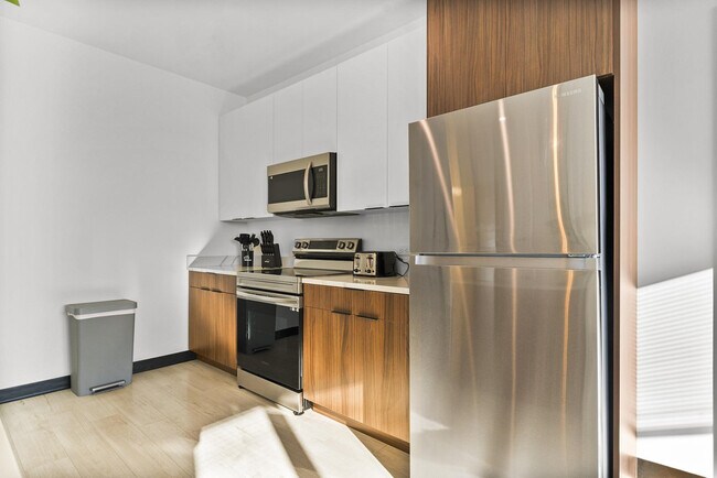 Building Photo - 600 Broadway-SI ID1240317P