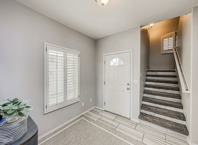 Building Photo - Westside area Rental (Completely Furnished) Beautiful 3 bed/2.5 baths