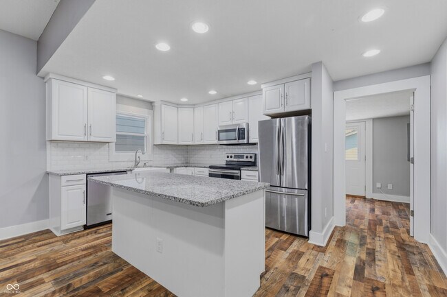 Building Photo - 1330 Lexington Ave