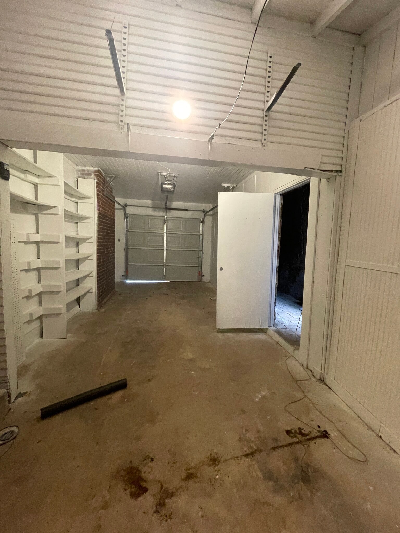 Building Photo - 5332 Lindsley Ave