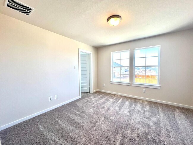 Building Photo - 7238 Clearwater Cv Dr